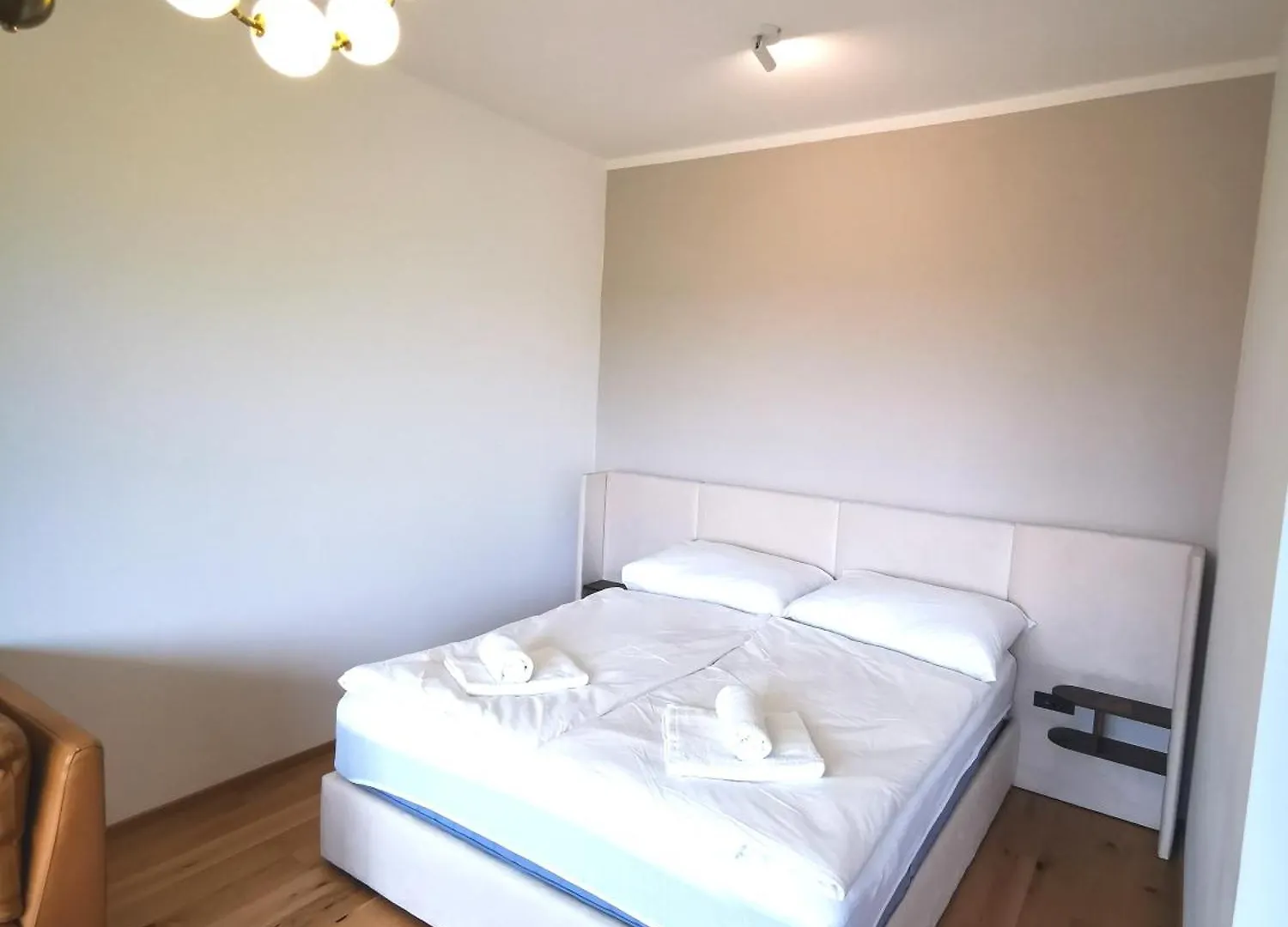 Free Private Parking, Central Location, Nuslesky Pivovar Sunset Balcony Home, Prague 0*,  Czech Republic