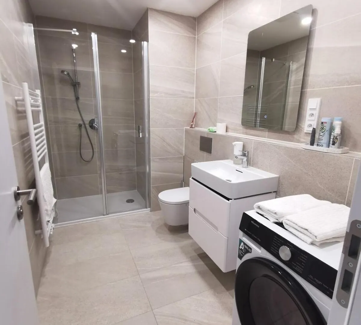 Free Private Parking, Central Location, Nuslesky Pivovar Sunset Balcony Home, Prága Csehország
